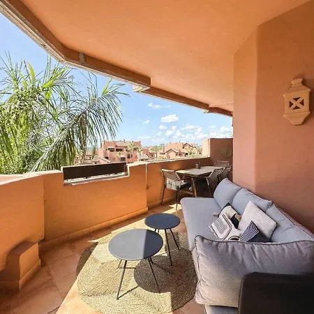 Apartment Sea Views Indoor Pool Sauna Gym Wifi