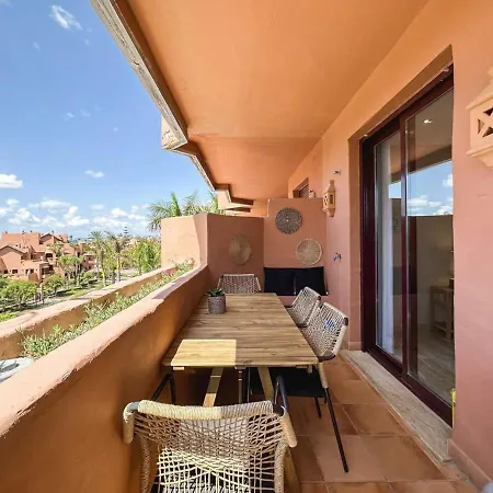 Sea Views Indoor Pool Sauna Gym Wifi شقة