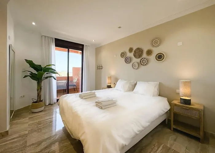 Sea Views Indoor Pool Sauna Gym Wifi Estepona