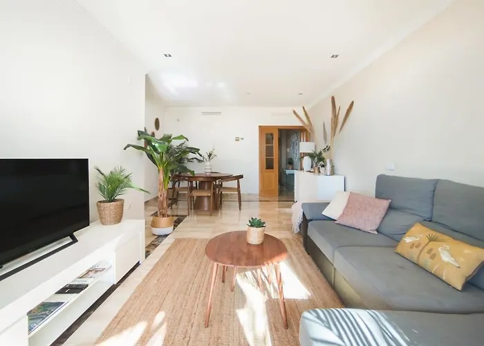 Sea Views Indoor Pool Sauna Gym Wifi *