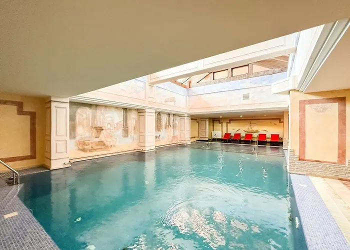 Apartment Sea Views Indoor Pool Sauna Gym Wifi