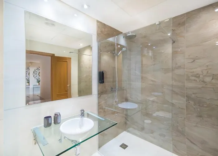 Sea Views Indoor Pool Sauna Gym Wifi *