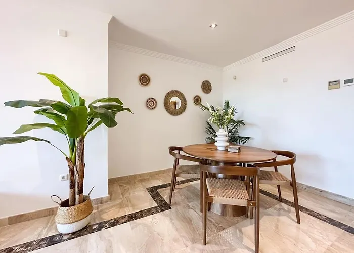 Sea Views Indoor Pool Sauna Gym Wifi * Estepona