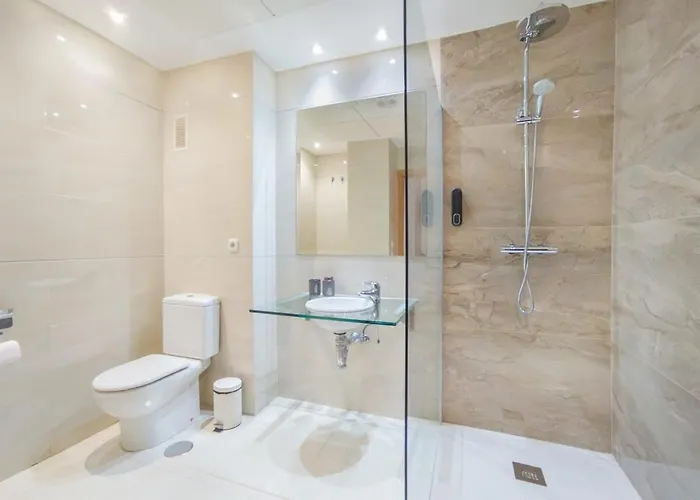 Apartment Sea Views Indoor Pool Sauna Gym Wifi