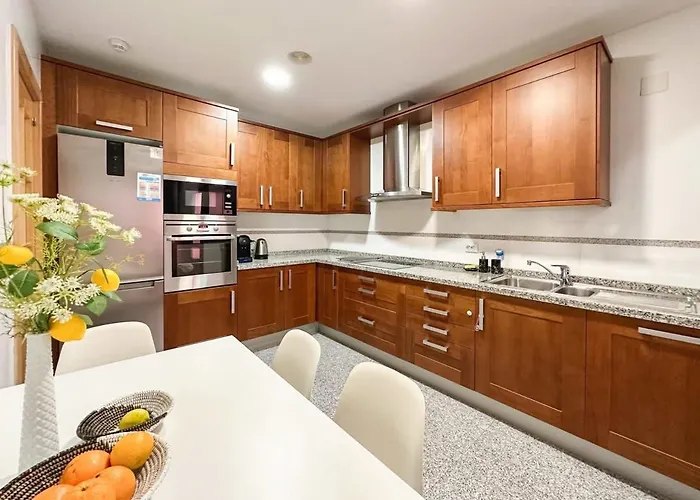 Sea Views Indoor Pool Sauna Gym Wifi Apartment *