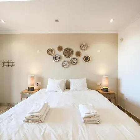 Appartement Sea Views Indoor Pool Sauna Gym Wifi