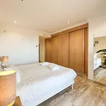 Sea Views Indoor Pool Sauna Gym Wifi Apartmán
